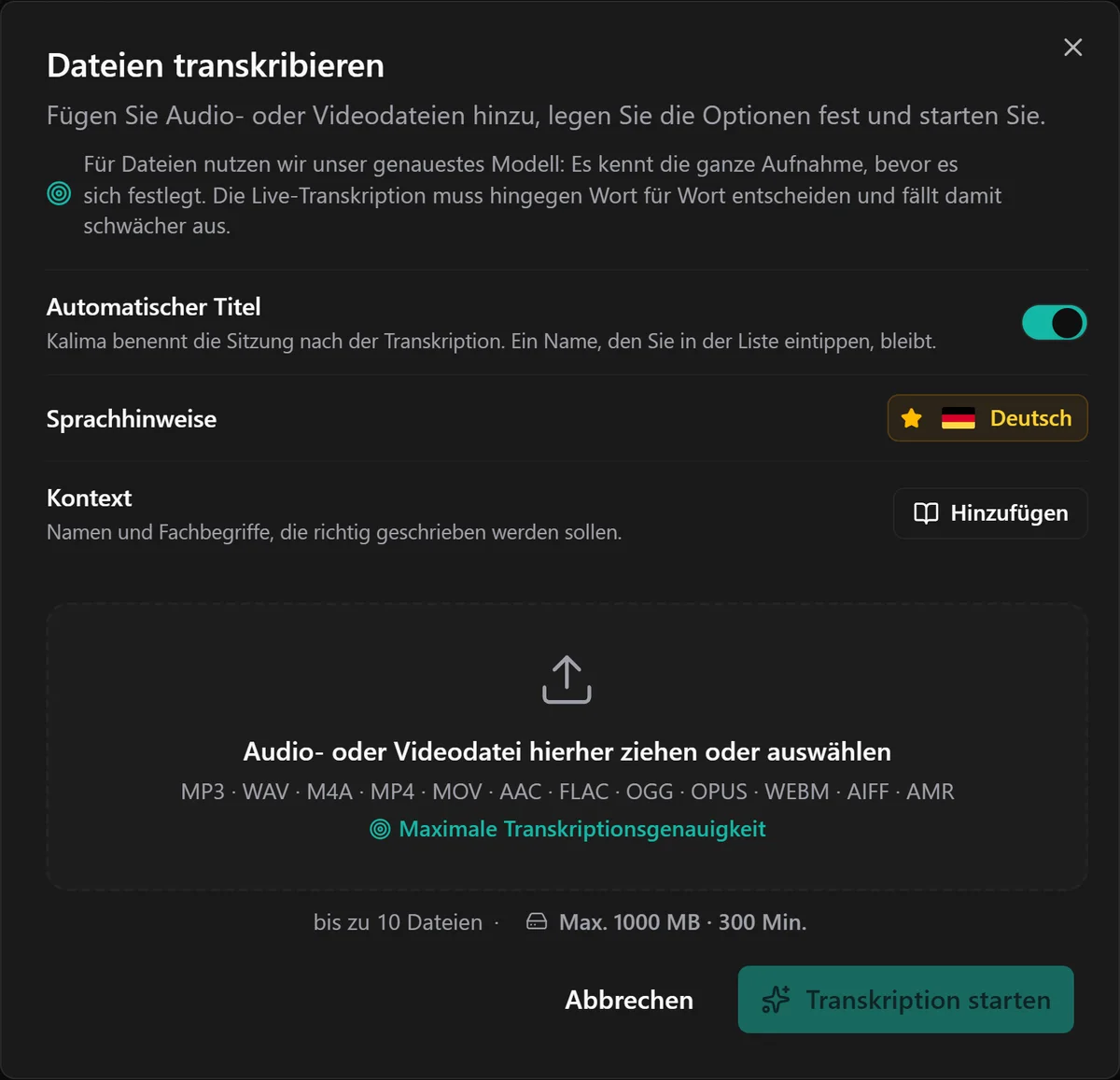 Der Dialog „Dateien transkribieren“ in Kalima mit automatischem Titel, Sprachhinweisen, Kontext und einem Ablagefeld für Audio- und Videodateien.